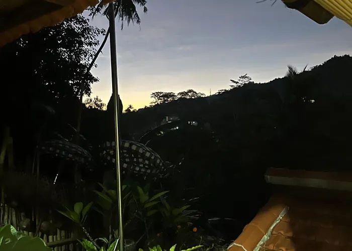 Wayan Bola * Sidemen (Bali)